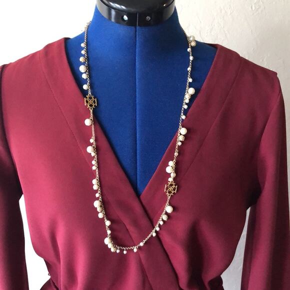 Long Pearl and gold tone chain necklace - Picture 2 of 2